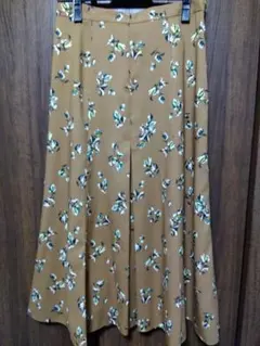 UNTITLED　フラワー柄フレアスカート ブラウン 日本製