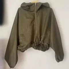 オリーブ色フード付きクロップドジャケット ドルマンフードブルゾン ショート丈