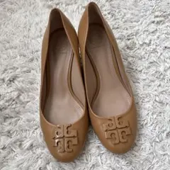 Tory Burch ベージュ レザー パンプス　7.5のサムネイル