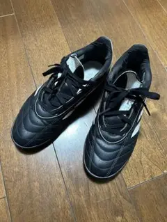 サッカー　トレーニングシューズ　アディダス 24cm