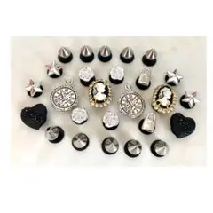 スタッズ　ハート　ブラック　ジビッツ　ヴィンテージ　 26個セット