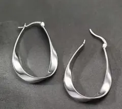 123シルバーツイストフープピアス 両耳用 シンプル 大人 男女兼用