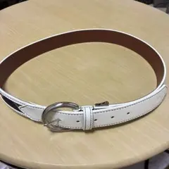 adidas ホワイトとブラックのチェック柄ベルト