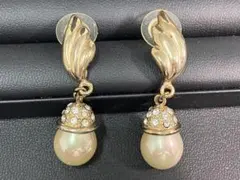 パール ビジュー ドロップ ピアス ゴールドカラー