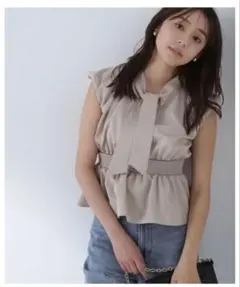 【値下げ】NATURAL BEAUTY BASIC ブラウスのサムネイル