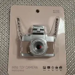 スリーコインズ　ミニトイカメラ　ピンク