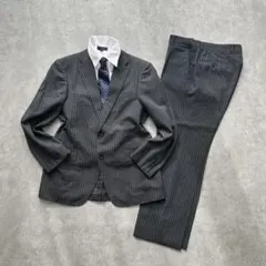 スーツセットアップ　ストライプ　濃グレー　ビジネス　フォーマル　入学式