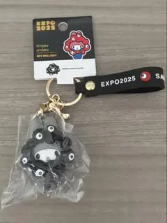マイメロディ　大阪万博　サンリオ黒ミャクミャクなりきりキーホルダー