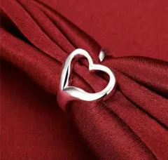 オープン　ハートリング　可愛い　上品　エレガント　シルバーカラー　レディース