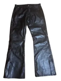 黒 合成皮革 フレアパンツ　レザー
