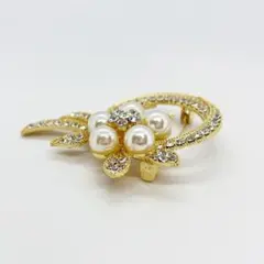 ブローチ 5連パール リボン フラワー ラインストーン ゴールド 華やか 卒業式