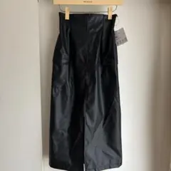 新品未使用タグ付き　レザー　タイトスカート　ひざ丈のサムネイル