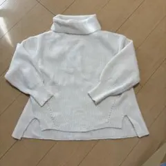 earth music&ecology ホワイトタートルネックセーター