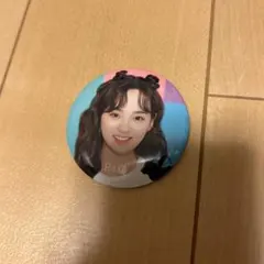 NiziU リオ 缶バッチ