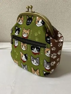 猫と足跡がま口ポーチ【ハンドメイド】