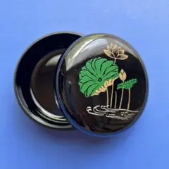 【未使用】香合　黒塗 蓮水 焼香入れ　抹香入れ 茶道具のサムネイル