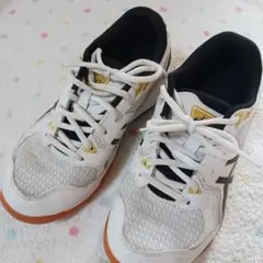 ASICS バレーボールシューズ ホワイト/ブラック/ゴールド