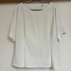 ユニクロ　ホワイト半袖ブラウス