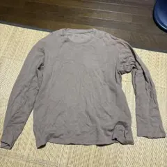 シンプルブラウン長袖カットソー