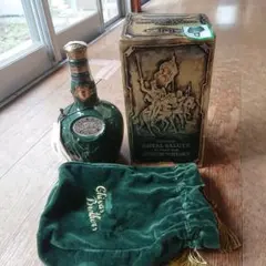 [古酒] ロイヤルサルート 21年 緑陶器ボトル 巾着袋付き [未開封] Amazon.co.jp: [旧ラベル] ロイヤルサルート 21年 緑ボトル