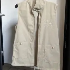ベージュのリバーシブル ベスト ゆったり ミセス