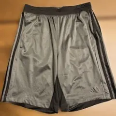 ア*ク様 adidas グレー ハーフパンツ L