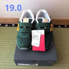 19センチ　男の子女の子　ニューバランス　スニーカー　幅広　新品未使用