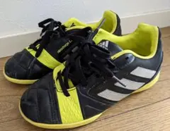 アディダス　サッカートレーニングシューズ