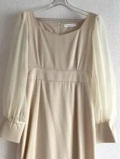 新品＊上品ワンピース　nenna レーシー袖　ライトベージュ　　Ｓ