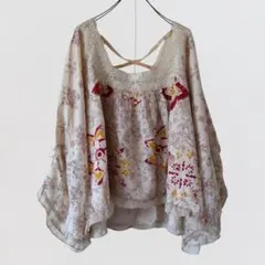 美品 バルコニーアンドベッド フリル 総柄 切り替え トップス ナチュラル 麻混のサムネイル