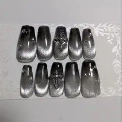 ブラックグラデ×シルバーマグ♡クロスビジューネイルチップ