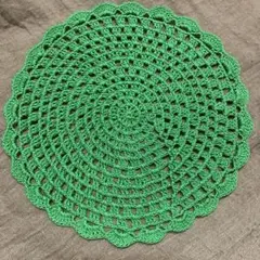 ハンドメイド　レース編みドイリー