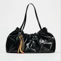 ZARA ギャザーチャーム付きトートバッグ