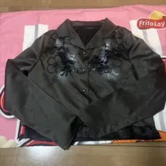 【JEANASIS】黒い花柄刺繍サテンシャツ