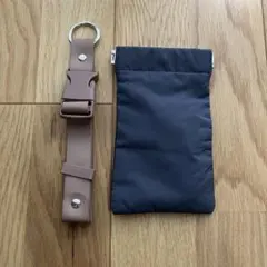 スリーコインズ　3coins ダストポーチ　ジャケットホルダー