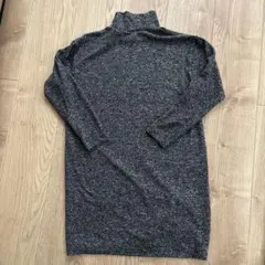 ユニクロ ダークグレー タートルネック