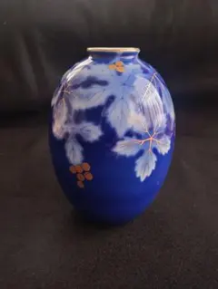 陶磁器 花瓶 壺 染付 葡萄文様 金彩 | Mercari