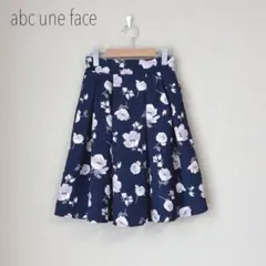 新品タグ付き　アーベーセーアンフェイス 花柄フレアスカート　総柄　ひざ丈