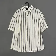 《新品未使用》ストライプ透かし編み半袖シャツ