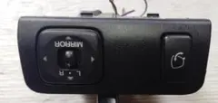 トヨタ プログレス 1998 GF-JCG10 ドアミラー スイッチのサムネイル