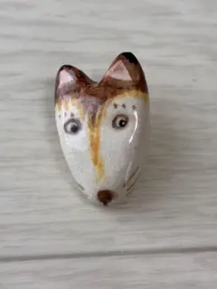ハンドメイド 狐？犬？の顔 ブローチ