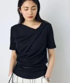 【新品タグ付き】AZUL BY MOUSSYドレープ5分袖トップスのサムネイル