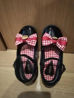 黒のフォーマルシューズ 赤いリボン付き　18センチ　入園式　卒園式　発表会