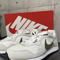 早い者勝ち セール♪新品タグ付NIKE ナイキ 27.5スニーカー靴 メンズ通学