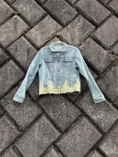レース付きライトブルーデニムジャケット