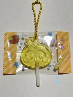 ちいかわ　うさぎ　キャンディキーホルダー