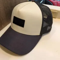 NEW ERA トラッカーキャップ ホワイト/ブラック