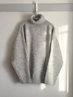 GU　ローゲージタートルネックセーター