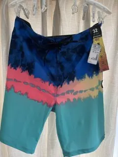 新品未使用Hurley ボードショーツ 32インチ グラデーション
