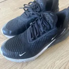ナイキ、ランニングシューズ、Nike Air Max 270 ブラックスニーカー